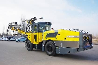 Гидравлическая буровая установка с двумя стрелами, HT81/2