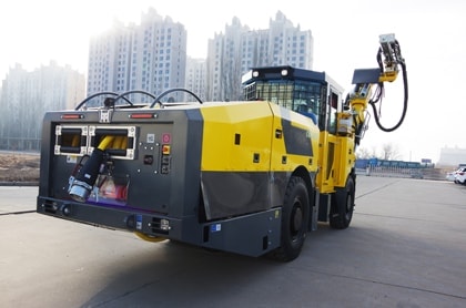 Гидравлическая буровая установка с двумя стрелами, HT81/2